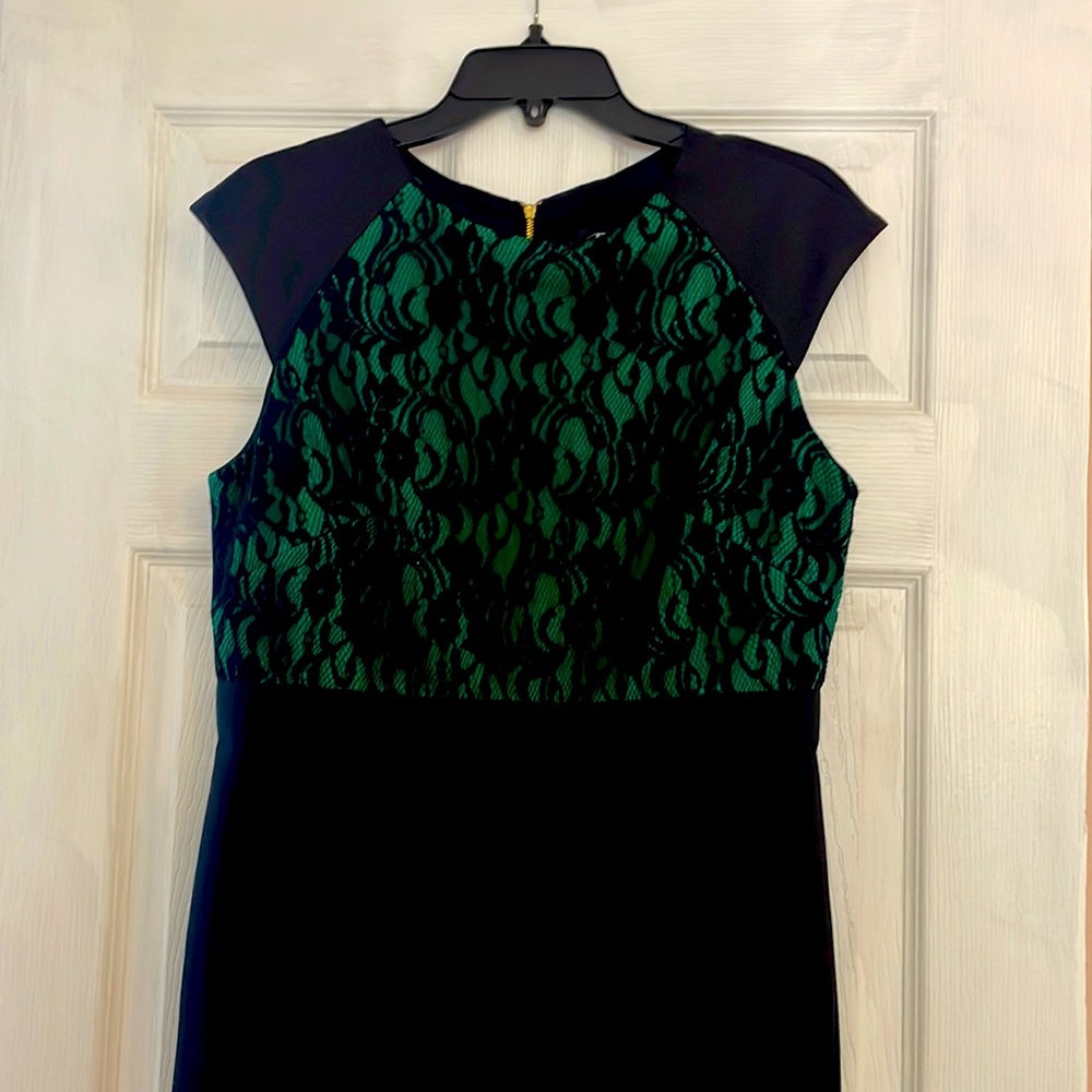 Darren Z dress size 10 like new The top is green w black lace. Zip up back